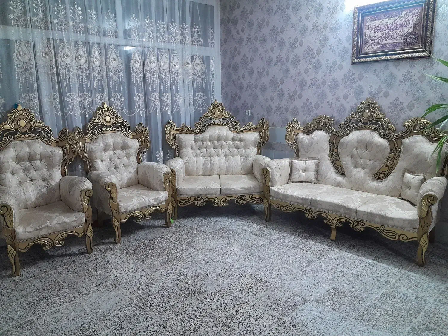 مبلمان ۹نفره سلطنتی درحدنو|مبلمان خانگی و میز عسلی|فلاورجان, |دیوار