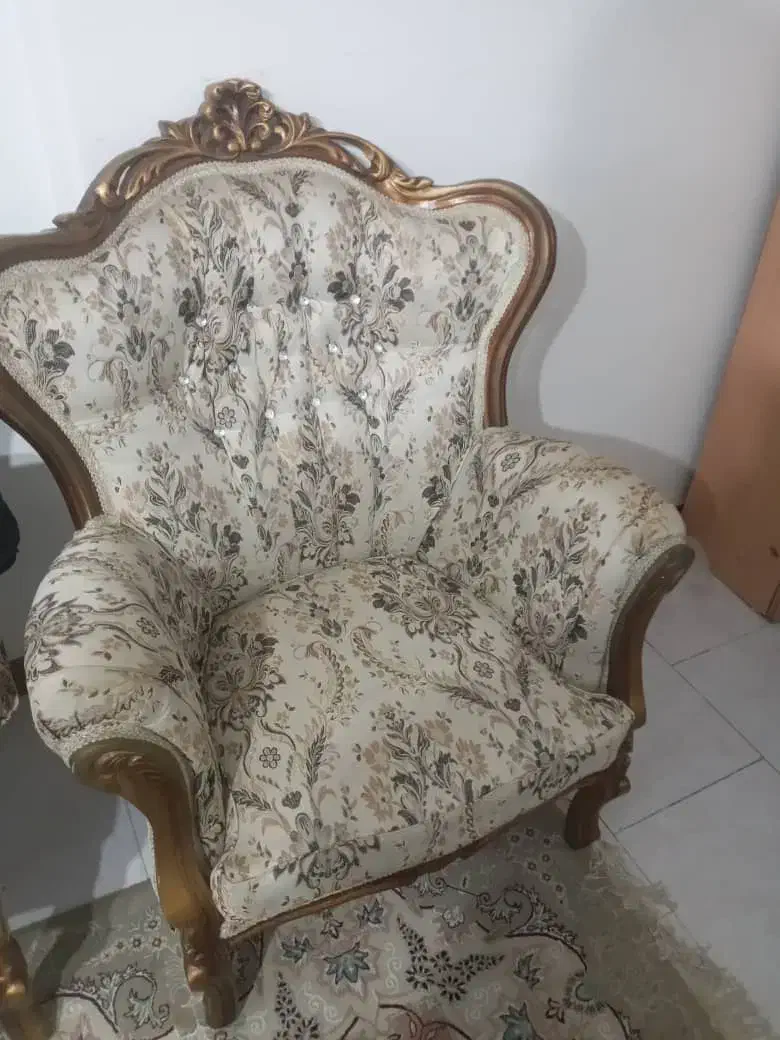 مبل سلطنتی 9 نفره|مبلمان خانگی و میز عسلی|لاهیجان, کوی زمانی|دیوار