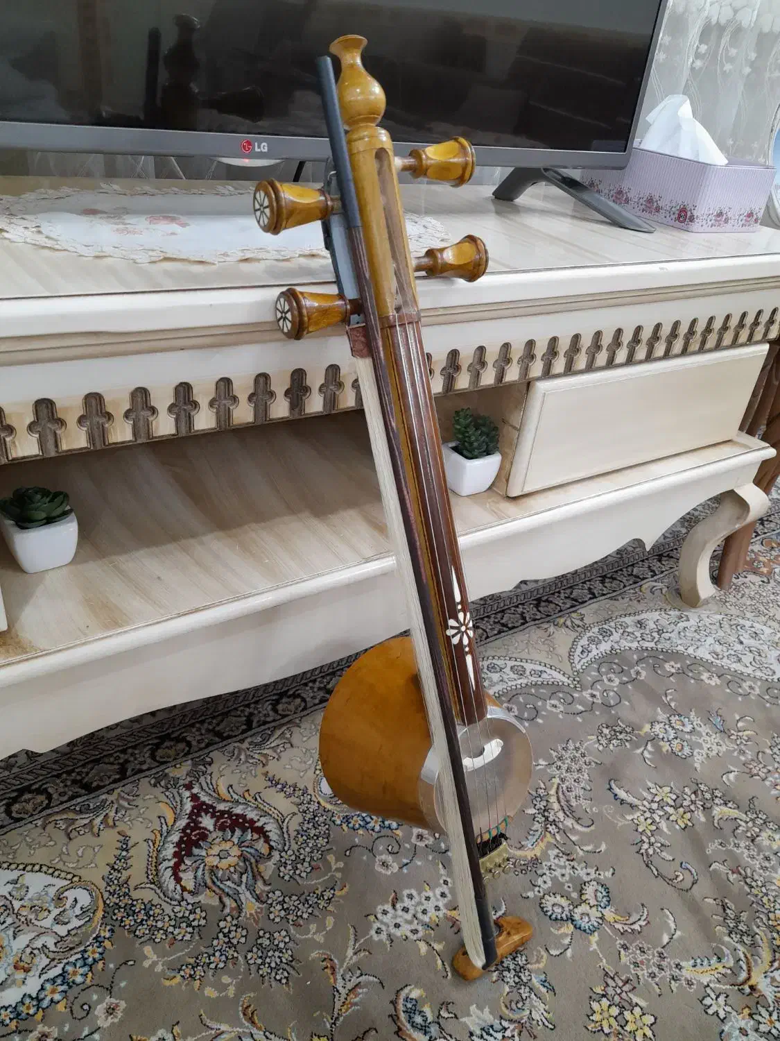 کمانچه نوروزی|سازهای سنتی|سنندج, |دیوار