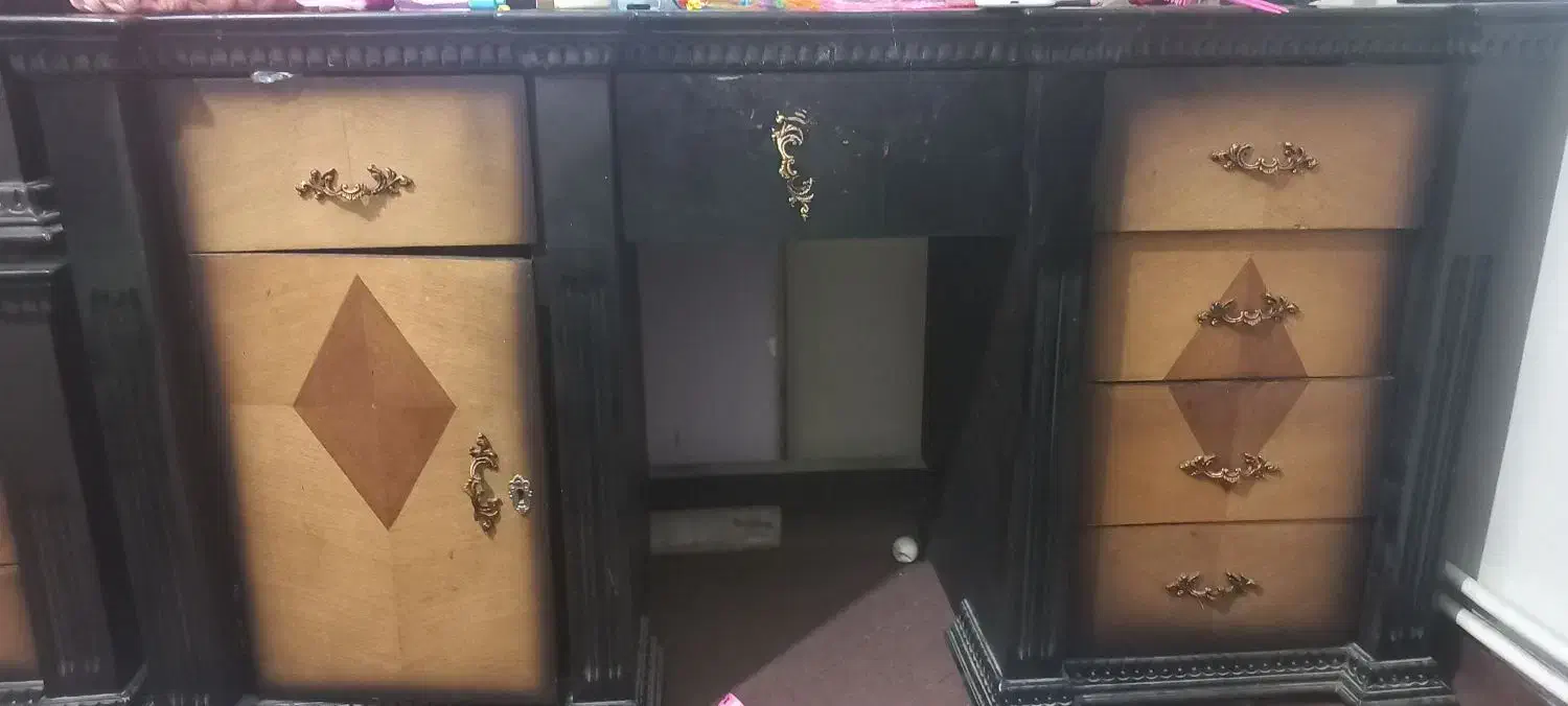 تخت خواب دونفره، میز آرایش و دوعدد پایه تختی|تخت و سرویس خواب|تبریز, |دیوار