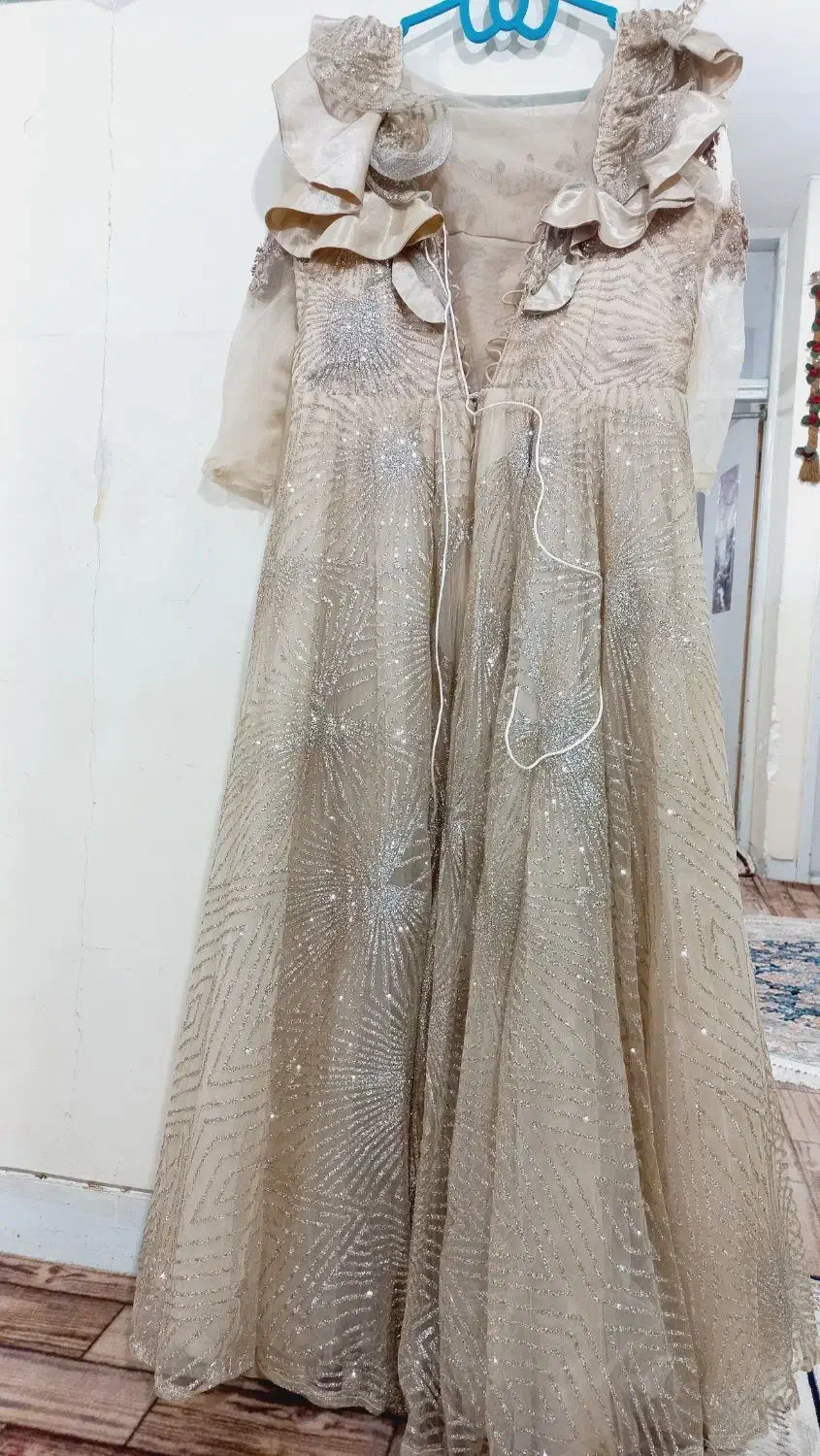 لیاس مجلسی|لباس|مسجد سلیمان, |دیوار