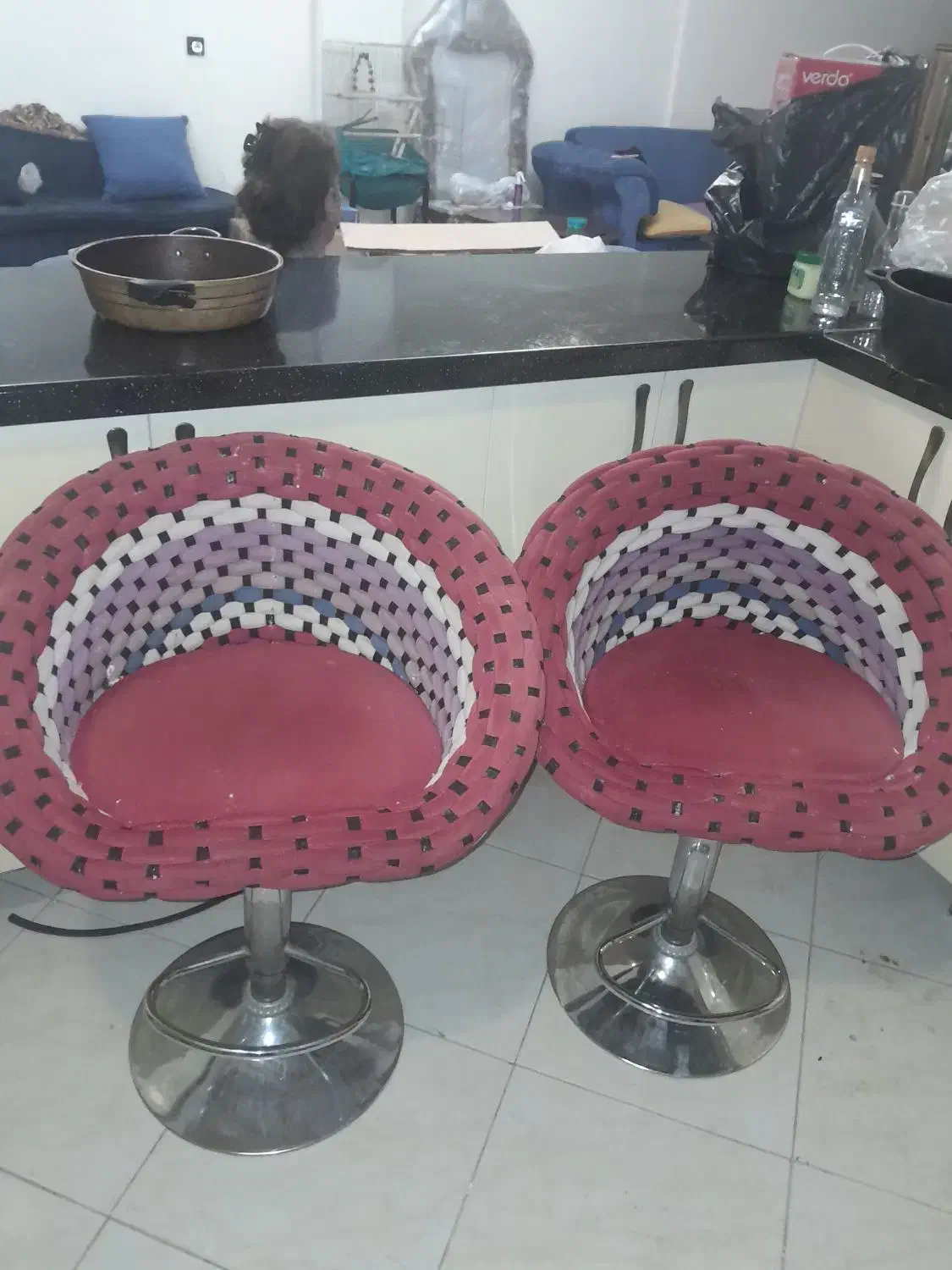 مبل  دو نفره و  سه عدد عسلی دو عدد صندلی جکدار تک|مبلمان خانگی و میز عسلی|تهران, علم و صنعت|دیوار