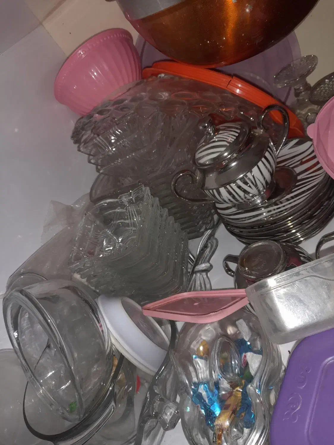 ظروف شیشه ای|ظروف سرو و پذیرایی|قم, قلعه کامکار|دیوار