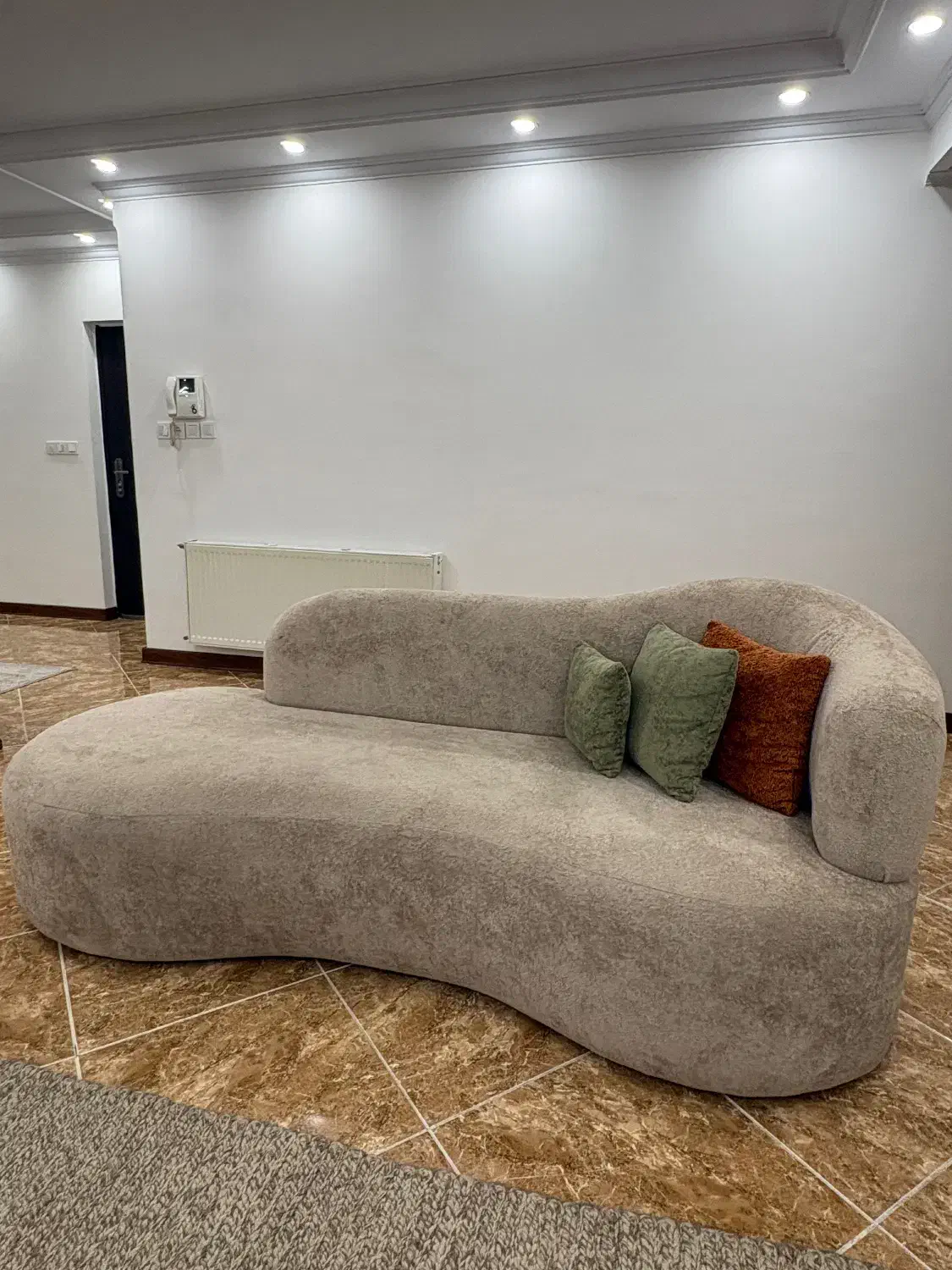 کاناپه سه نفره مدل پینترستی|مبلمان خانگی و میز عسلی|تهران, میدان ولیعصر|دیوار