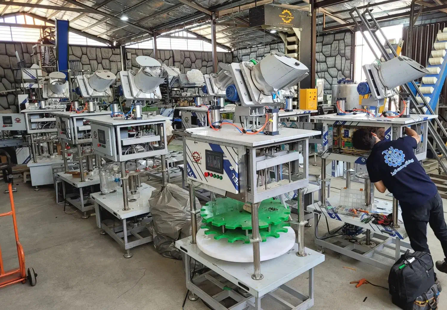 رشت روتاری500 پرکن 500مایعات500 رقیق رشت|ماشینآلات صنعتی|رشت, پل تالشان|دیوار