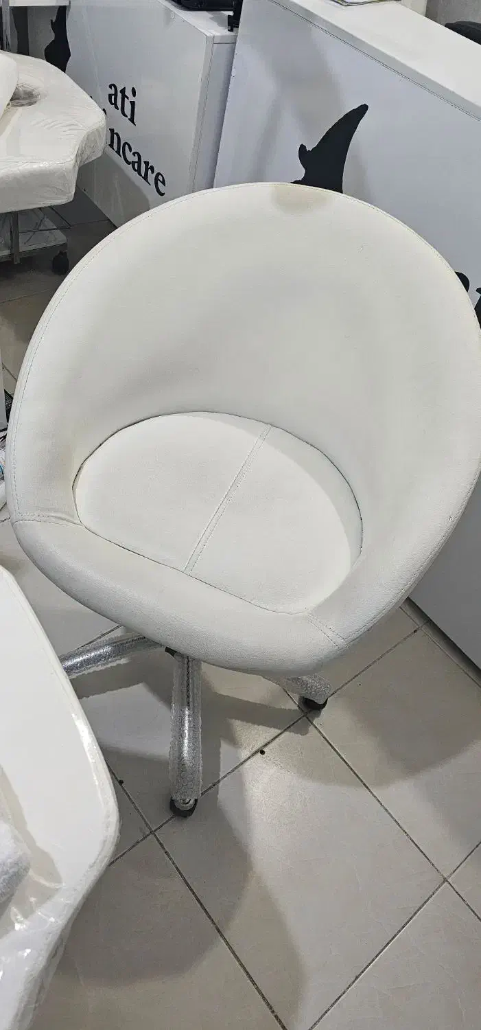 صندلی در حد نو|صندلی و نیمکت|کامیاران, |دیوار