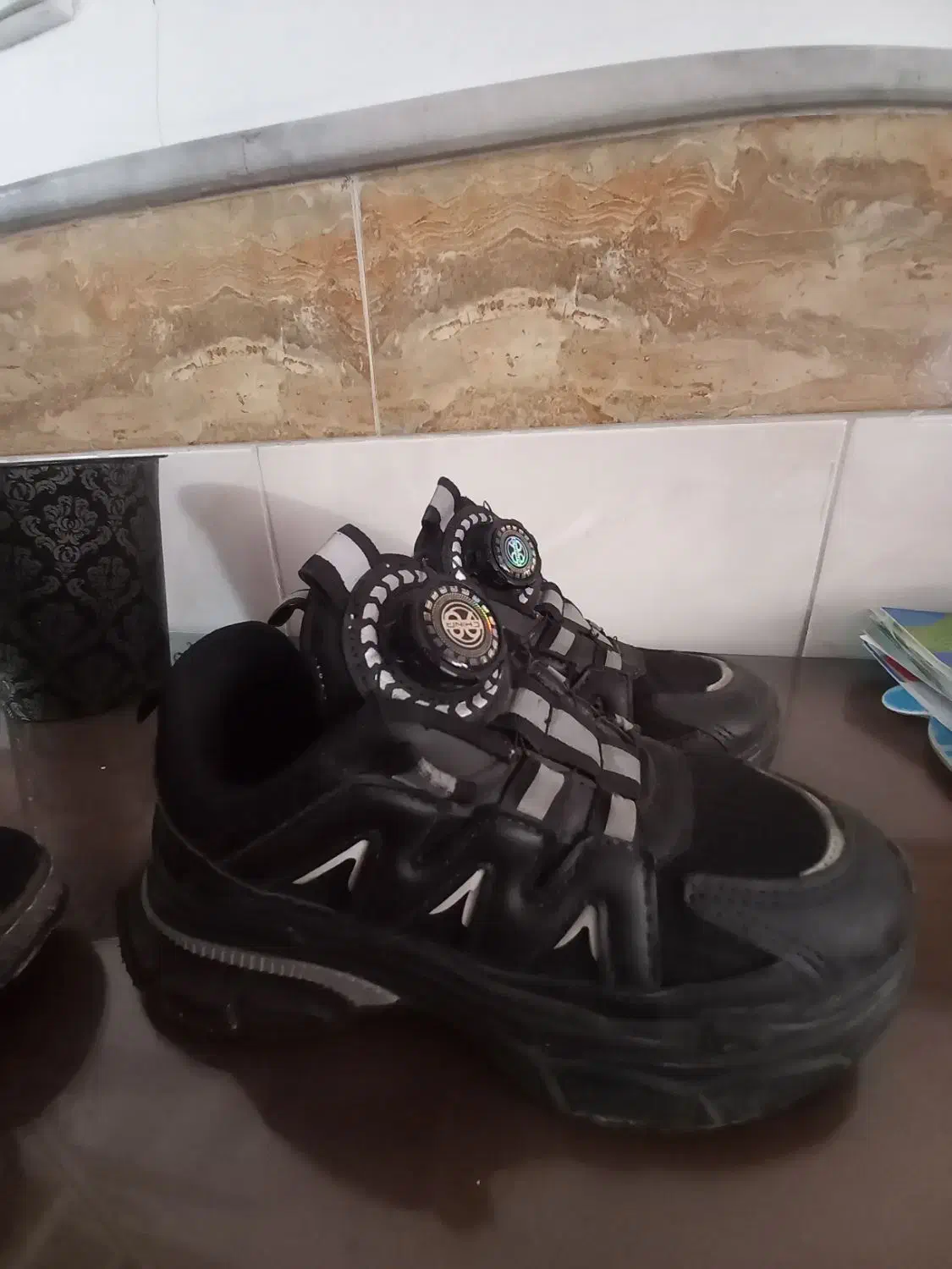 پوتین و کتونی|کفش و لباس بچه|قم, شهرک امام حسن|دیوار