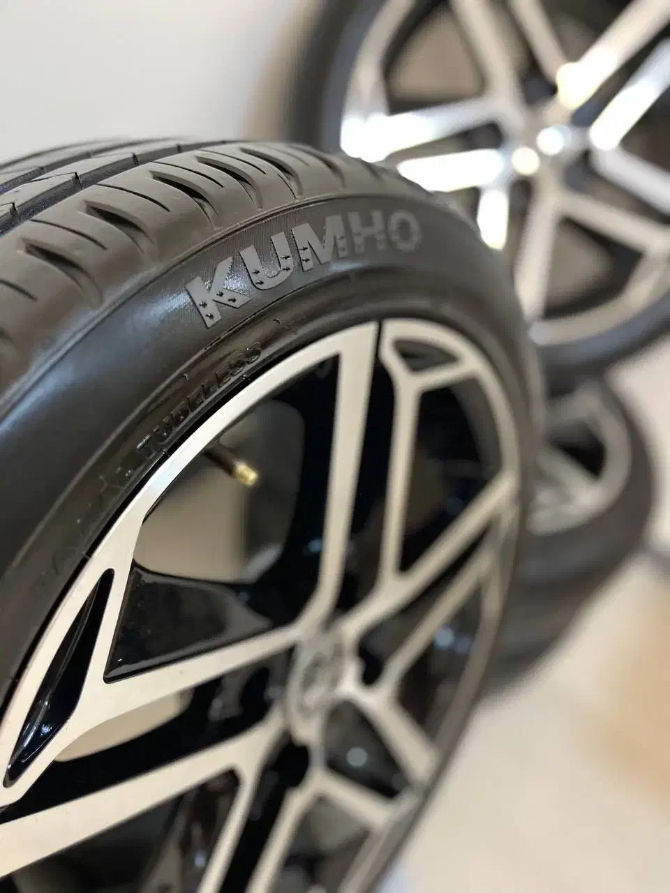 لاستیک کومهو سایز ۱۶|قطعات یدکی و لوازم جانبی|اهواز, ۲۴ متری|دیوار