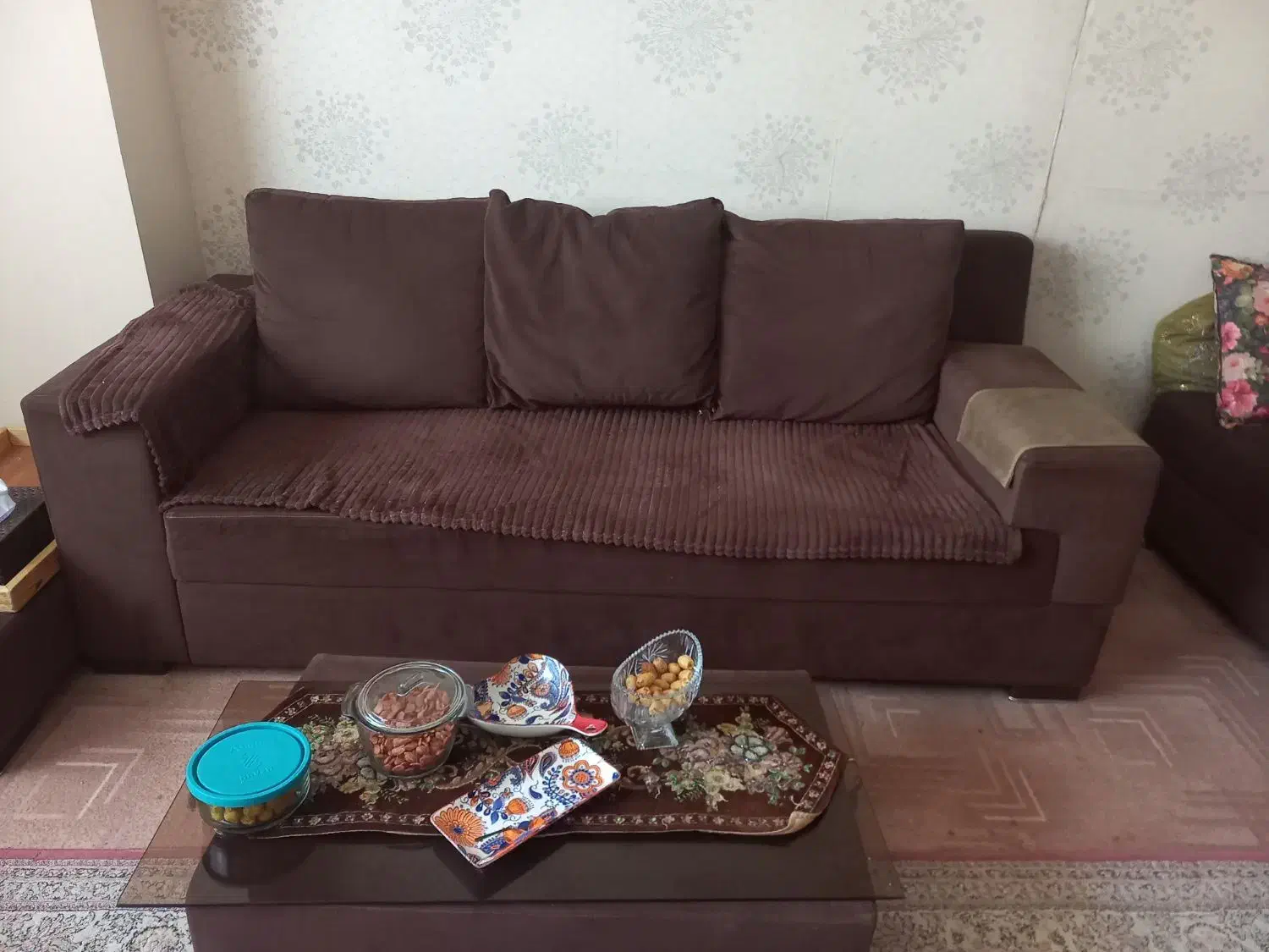 مبل و میزتلویزیون فقط مفت مفت به علت مهاجرت چ|فرش|قشم, |دیوار