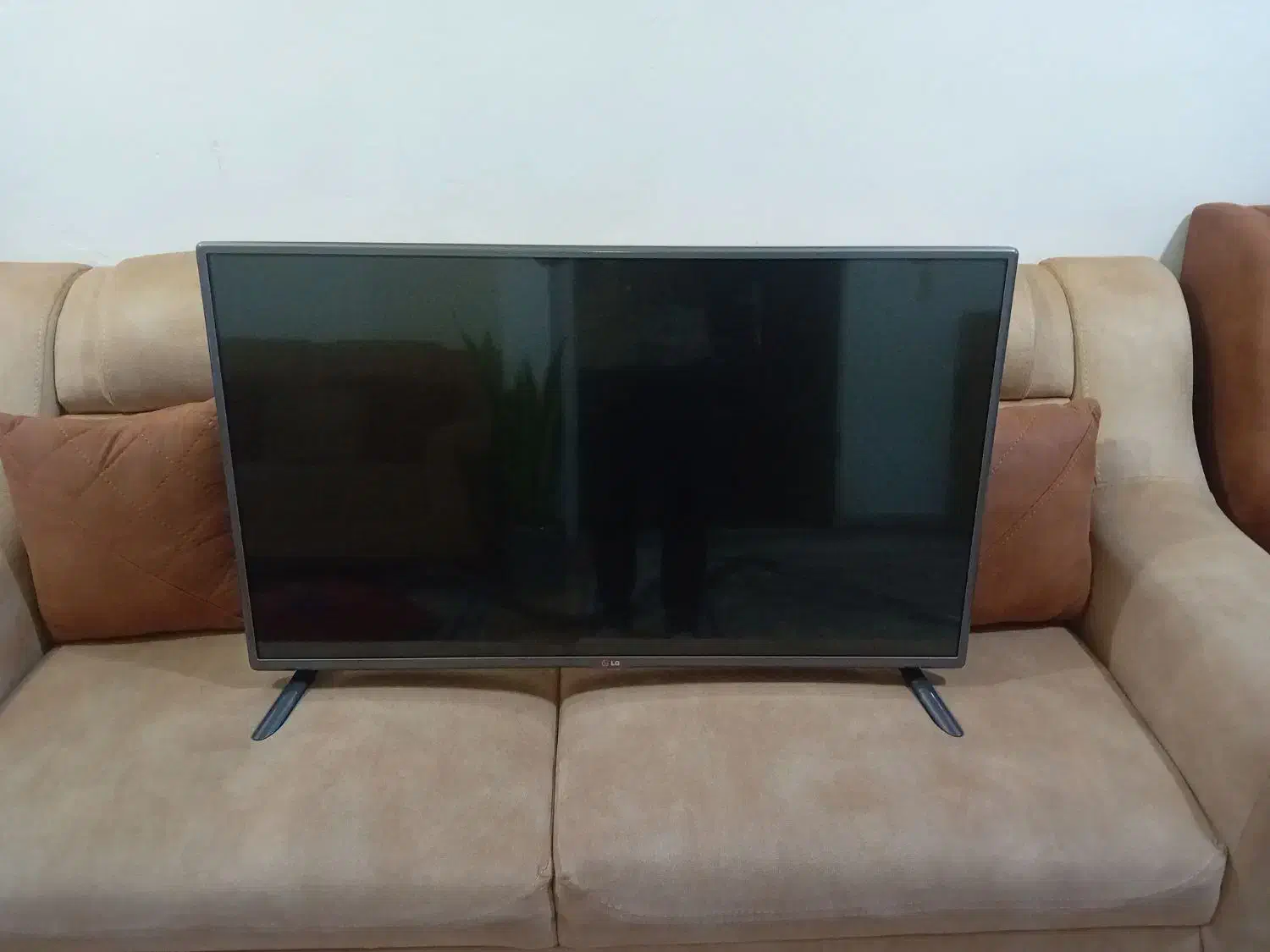 تلوزیون ال جی ۴۲ اینچ ال ای دی|تلویزیون و پروژکتور|همدان, |دیوار