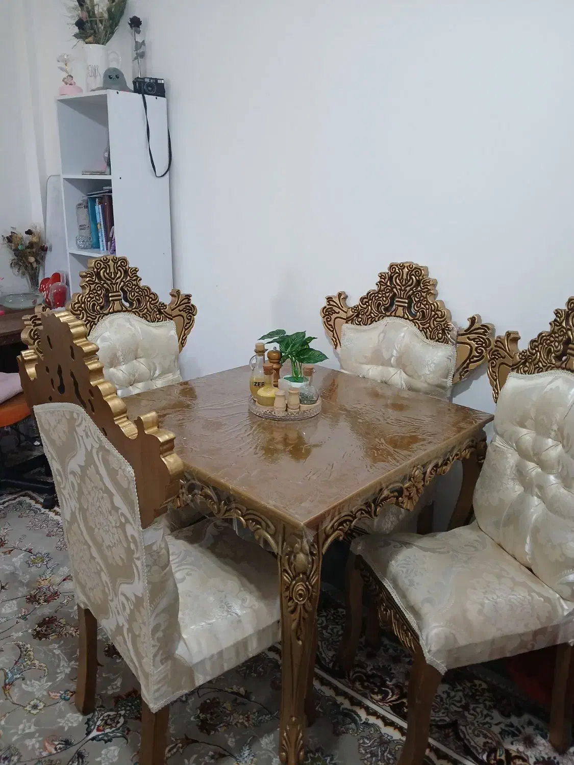 نهارخوری|میز و صندلی غذاخوری|دوگنبدان, |دیوار