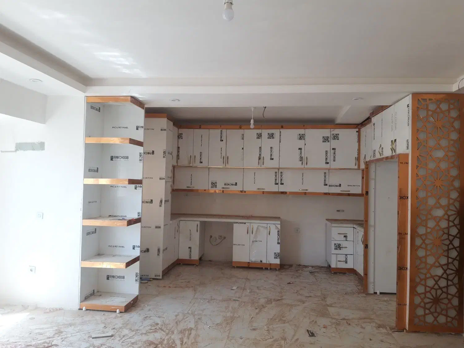 نصاب کابینت فلز وام دی اف ودکور مغازه|خدمات پیشه و مهارت|زاهدان, |دیوار