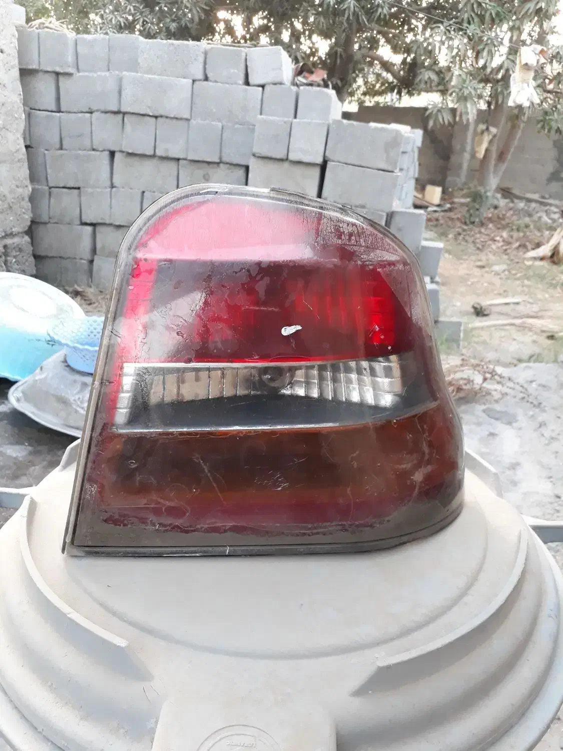 گلگیر سمت راننده ماشین  وخطر عقب ۱۴۱|قطعات یدکی و لوازم جانبی|میناب, |دیوار