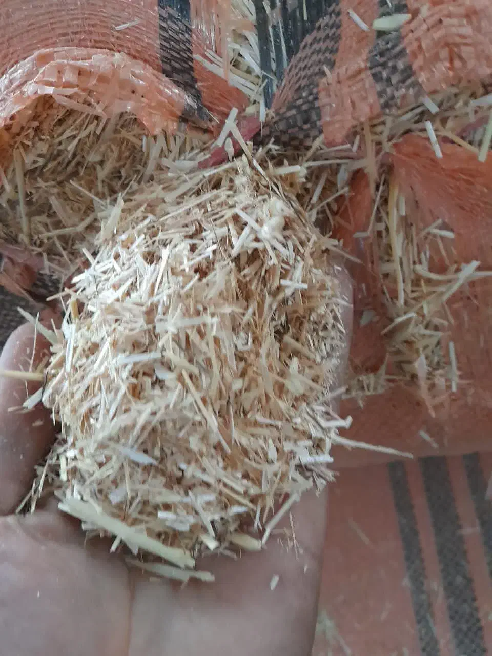کاه گندم سفال گندم یونجه کاه نیشکرسرشاخه نیشکر|لوازم جانبی حیوانات|اصفهان, آبشار|دیوار