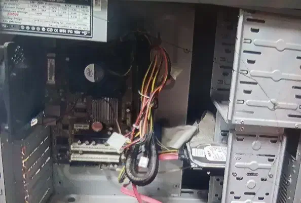 کامپیوتر تمیز ودرحد|رایانه رومیزی|اندیشه, اندیشه فاز ۱|دیوار