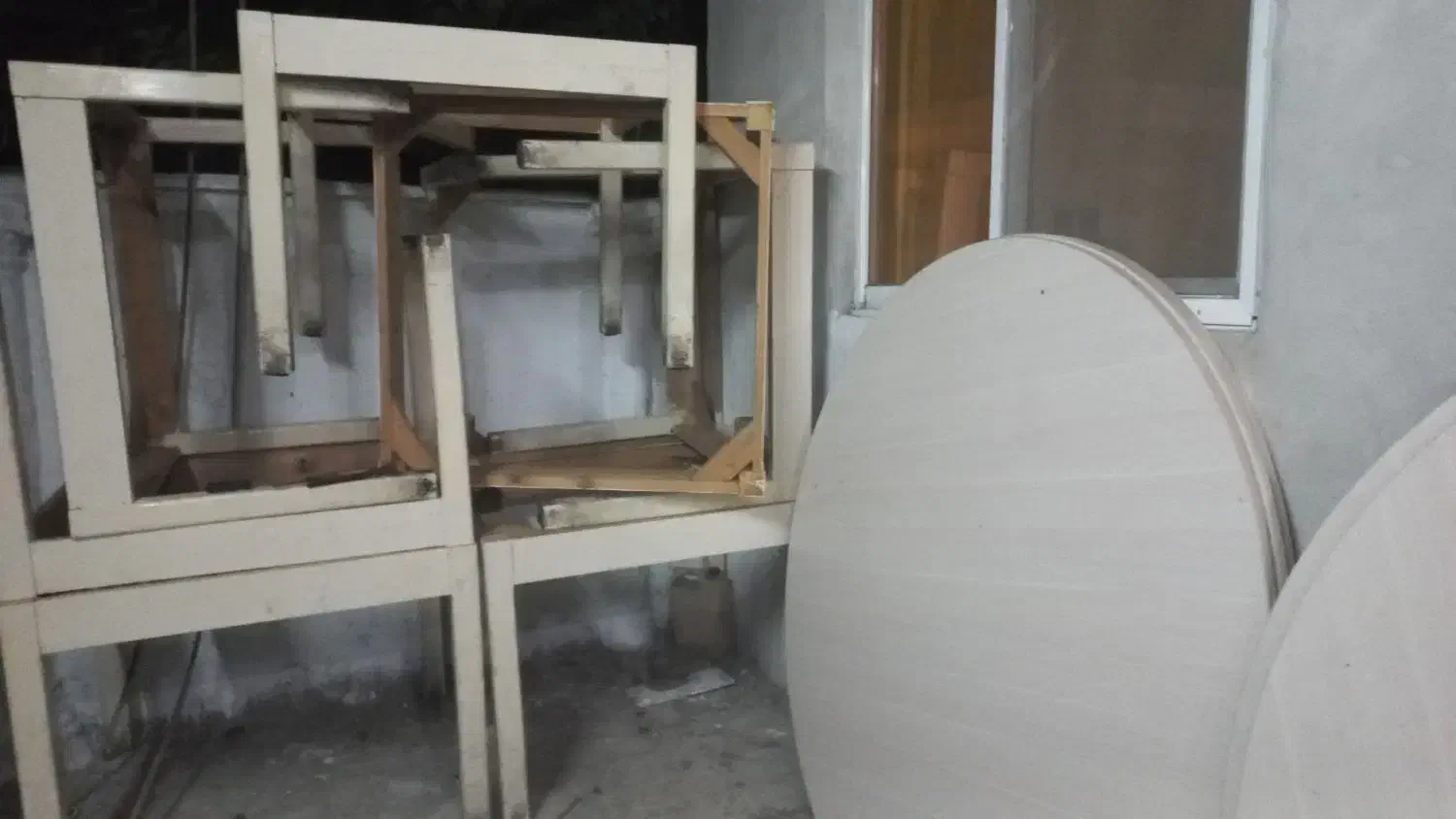 میز قطر ۱۵۰ برای سالن و رستوران|کافی‌شاپ و رستوران|فومن, |دیوار