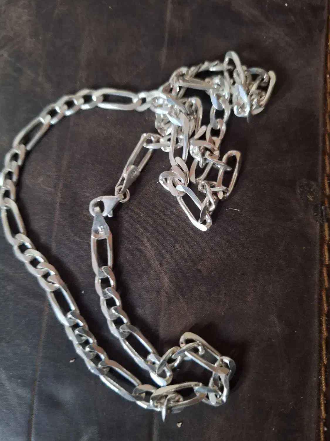 زنجیر نقره|جواهرات|رشت, لاکان|دیوار