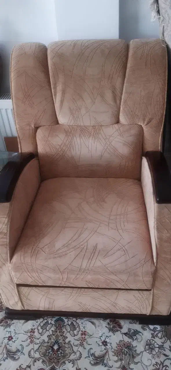 مبل ۷نفره|مبلمان خانگی و میز عسلی|نیشابور, گمنام غربی|دیوار