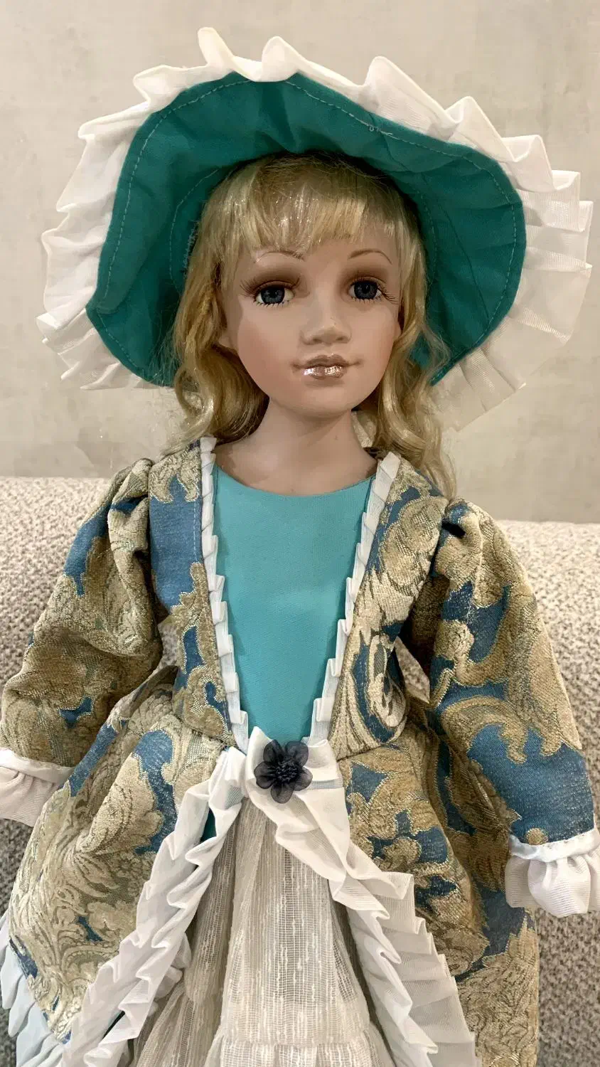 مجسمه|مجسمه، تندیس، ماکت|گنبد کاووس, |دیوار