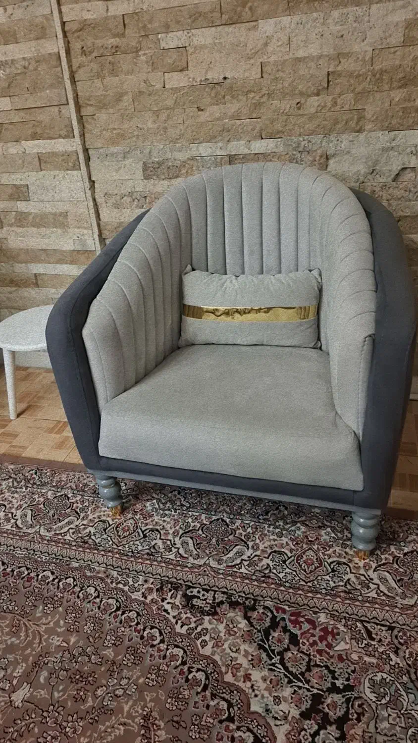 مبل راحتی چستر ۸ نفره در حد نو خیلی خیلی فوری|مبلمان خانگی و میز عسلی|تهران, تهران‌نو|دیوار
