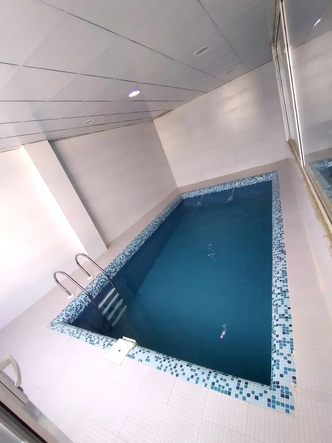 اجاره روزانه باغ ویلا|اجارهٔ کوتاهمدت ویلا و باغ|هشتگرد, تهران دشت|دیوار