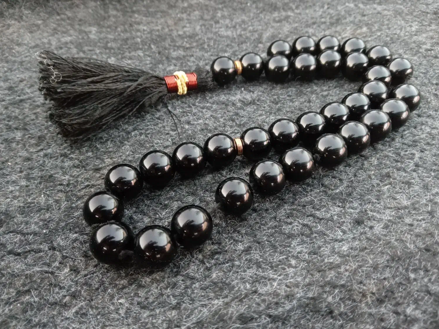 تسبیح سنگ گرد|زیورآلات و اکسسوری|سیرجان, |دیوار