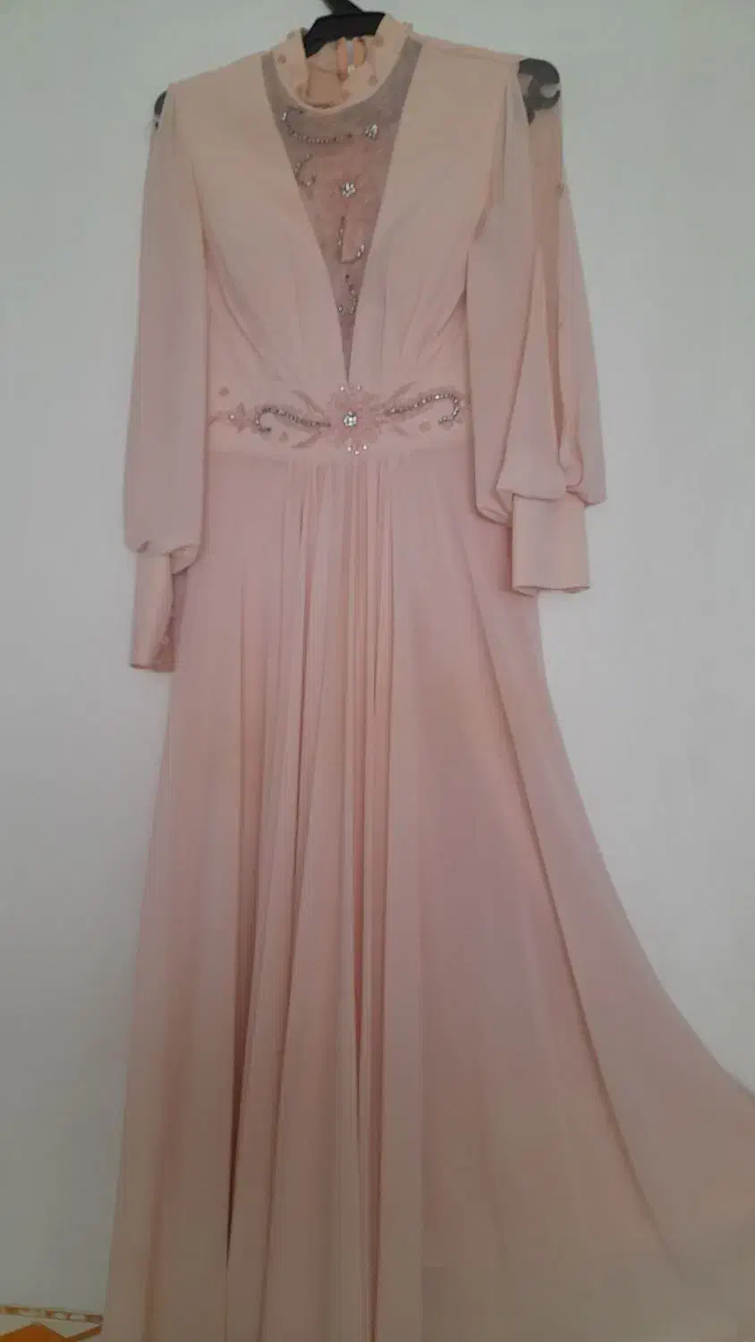 لباس مجلسی|لباس|کنگاور, |دیوار