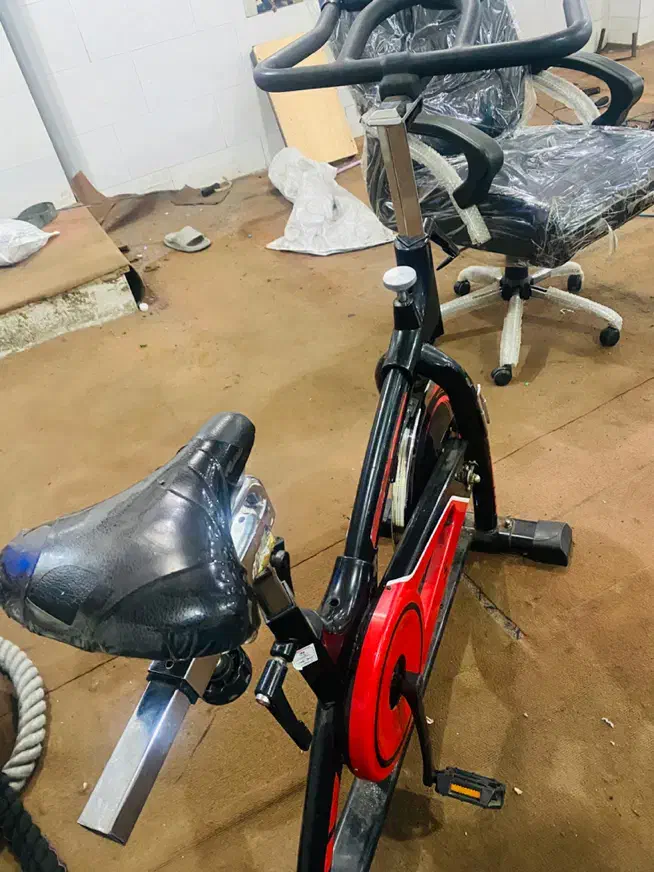 دوچرخه ثابت باشگاهی|تجهیزات ورزشی|گنبد کاووس, |دیوار