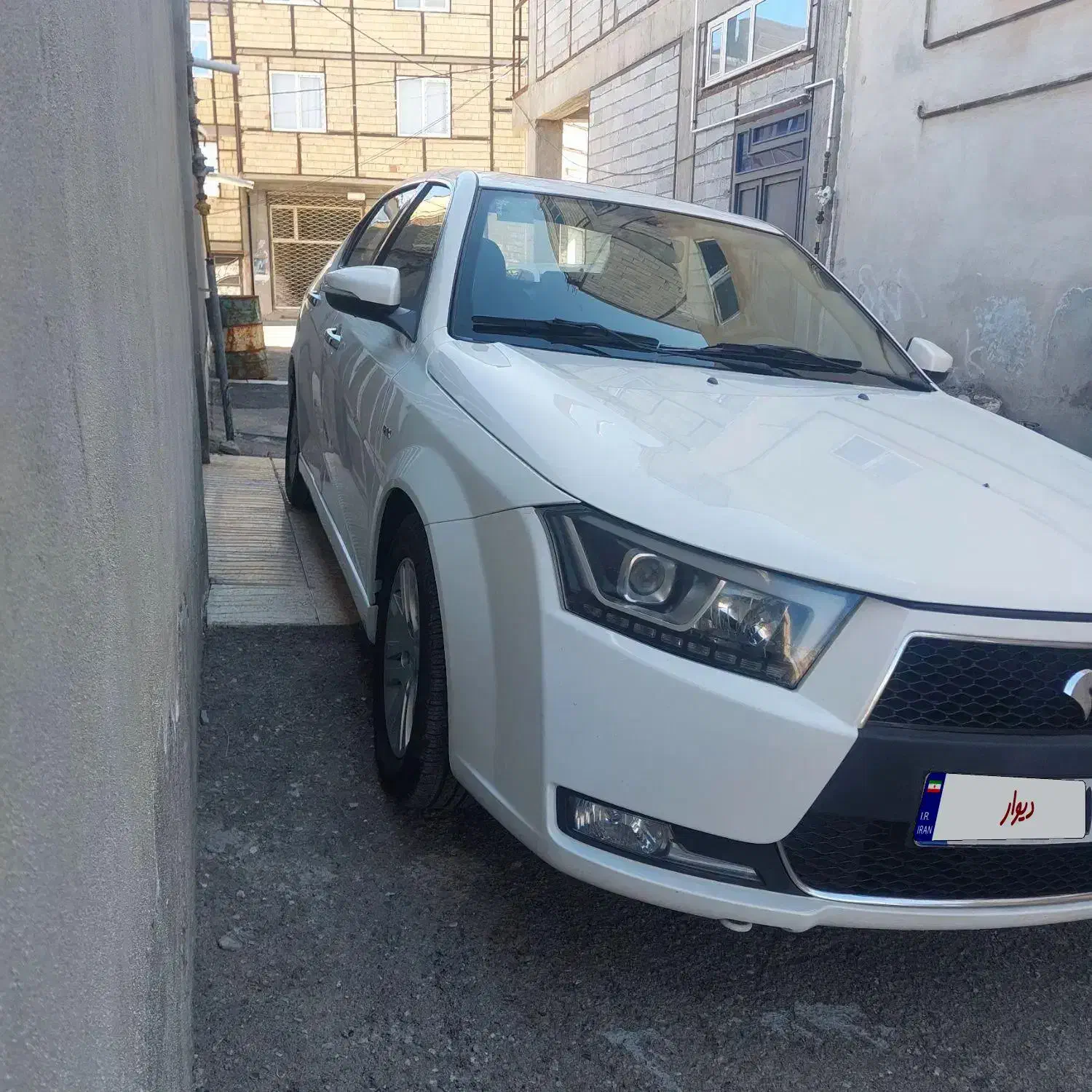 دنا پلاس مدل 98 سانروف دار بدون رنگ خاصا|خودرو سواری و وانت|تبریز, |دیوار