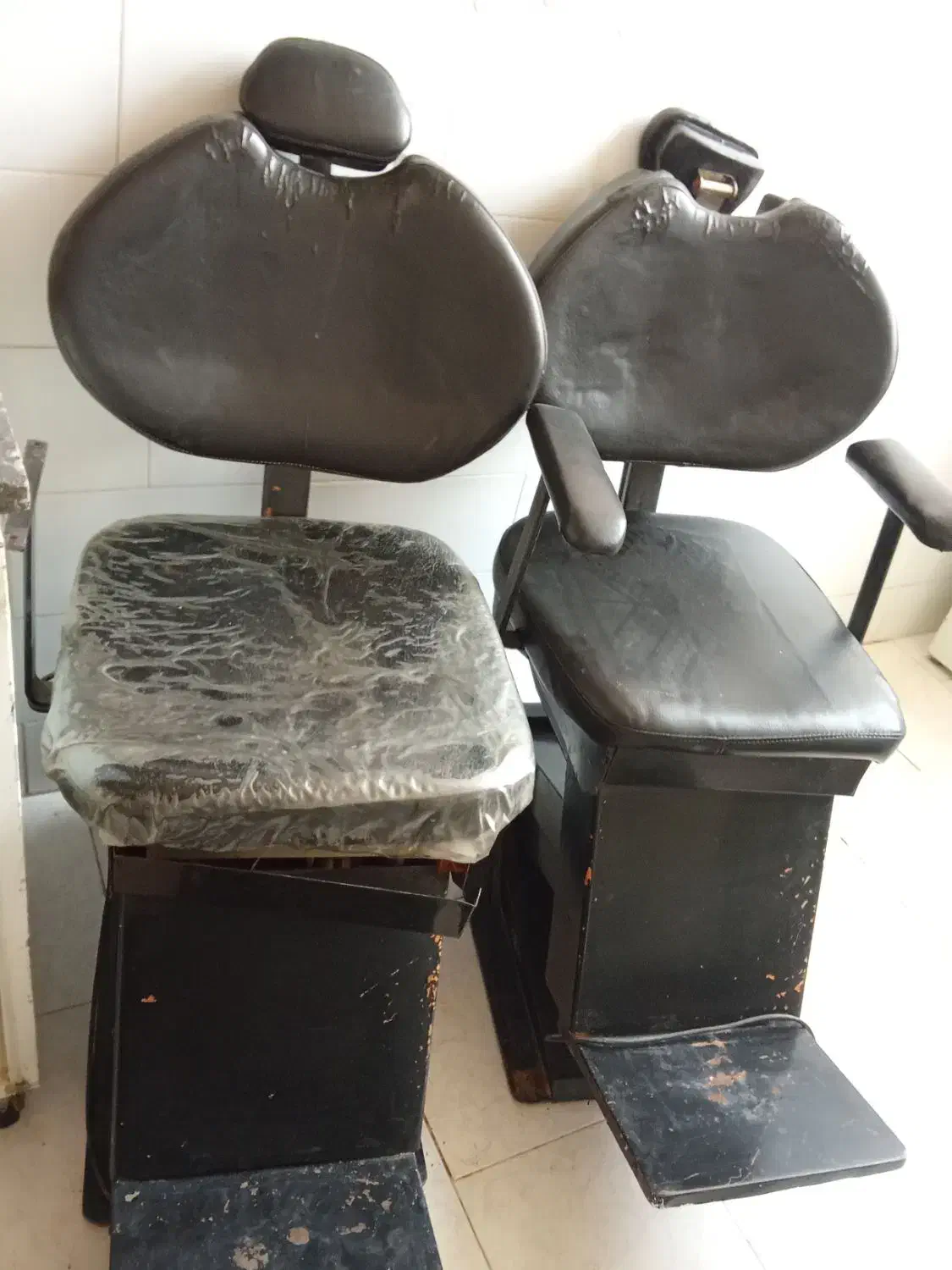 صندلی|آرایشگاه و سالن‌های زیبایی|یزد, |دیوار