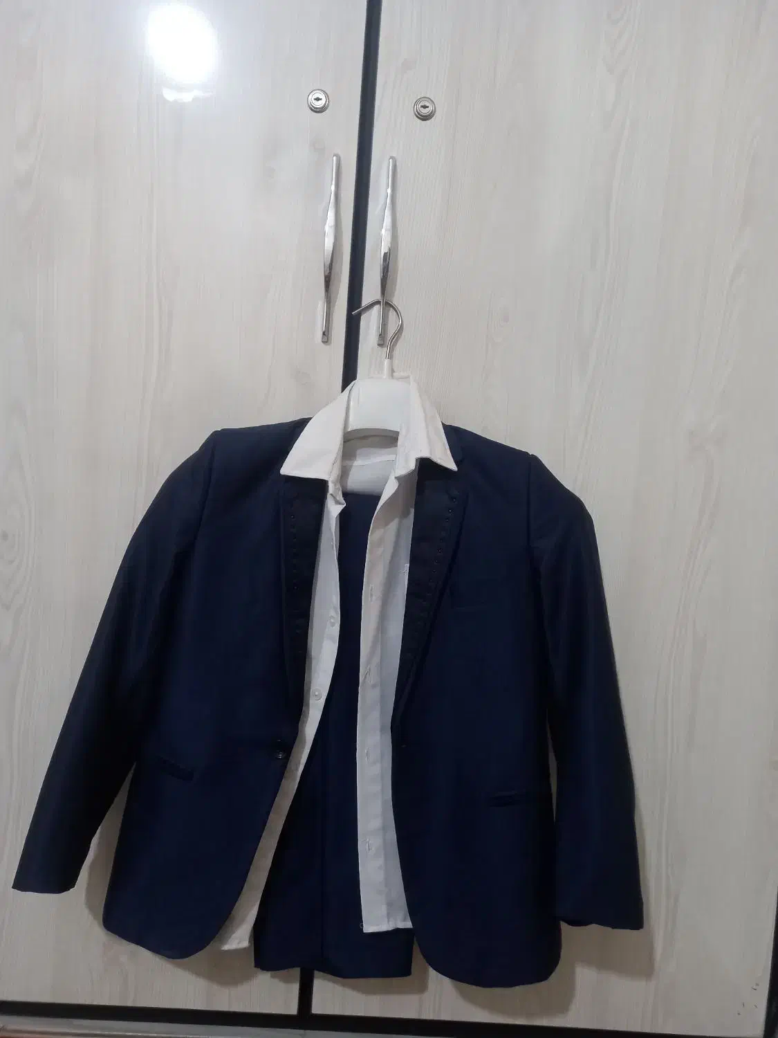 کت شلوار بچه گانه با پیراهن سفید بچگانه|کفش و لباس بچه|شوشتر, |دیوار