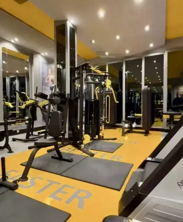 ۱۳۰مترنوساز/سوپرمدرن/تاپ لوکیشن/فول مشاعات+تراس