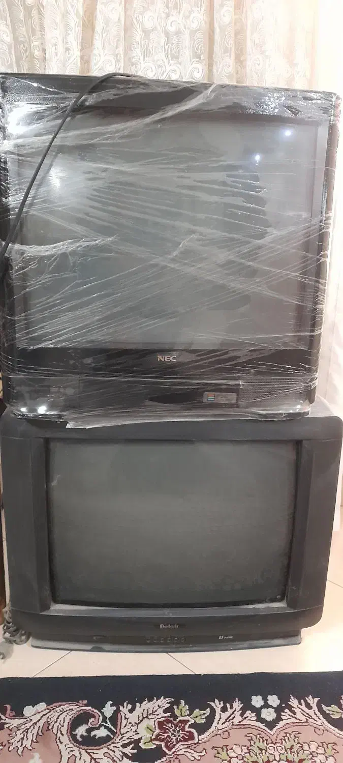 ۲ عددتلویزیون بلر. ان ای سی.|تلویزیون و پروژکتور|ری, علایین|دیوار