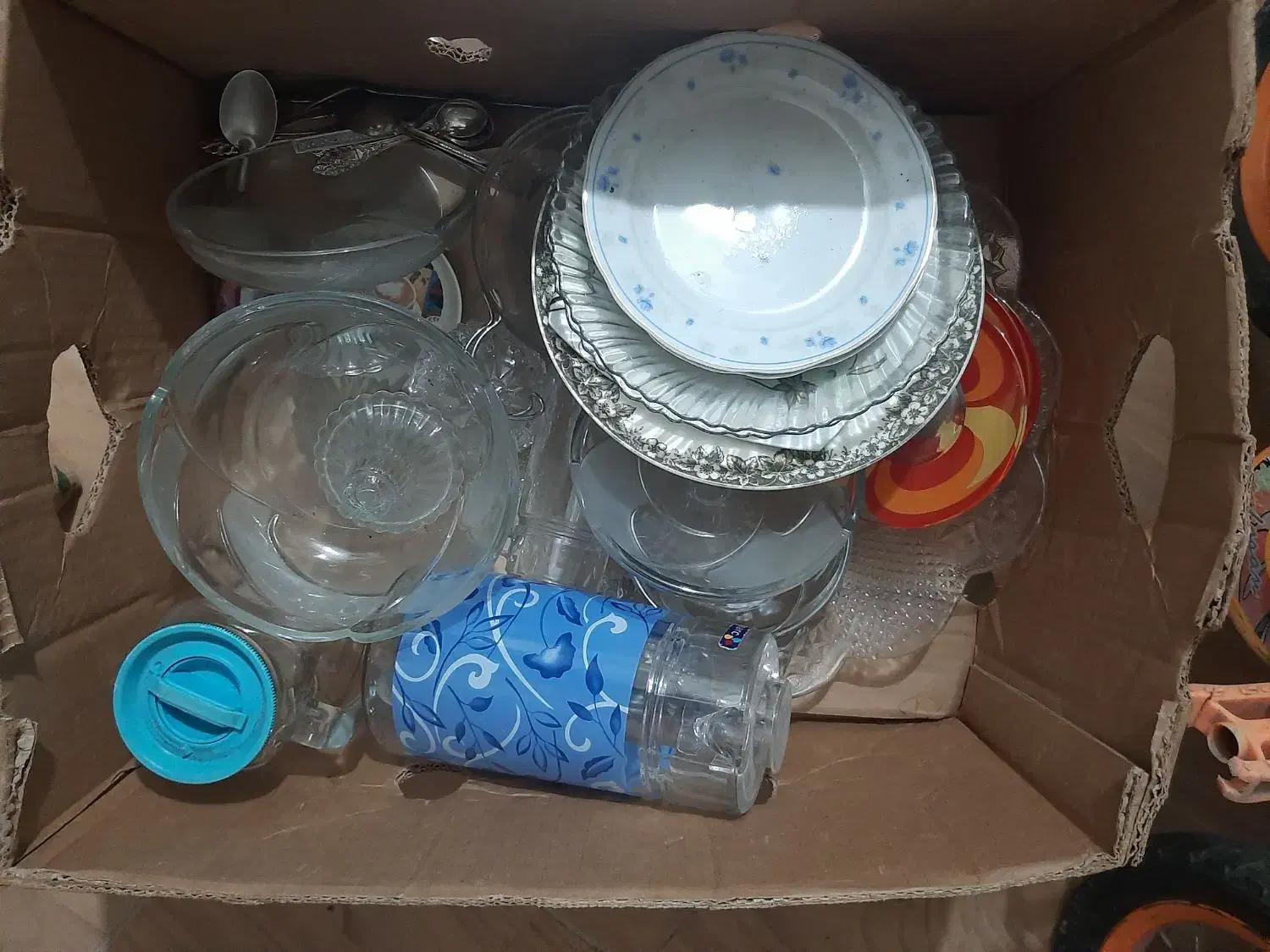 مقداری ظروف خانه|ظروف سرو و پذیرایی|آمل, |دیوار