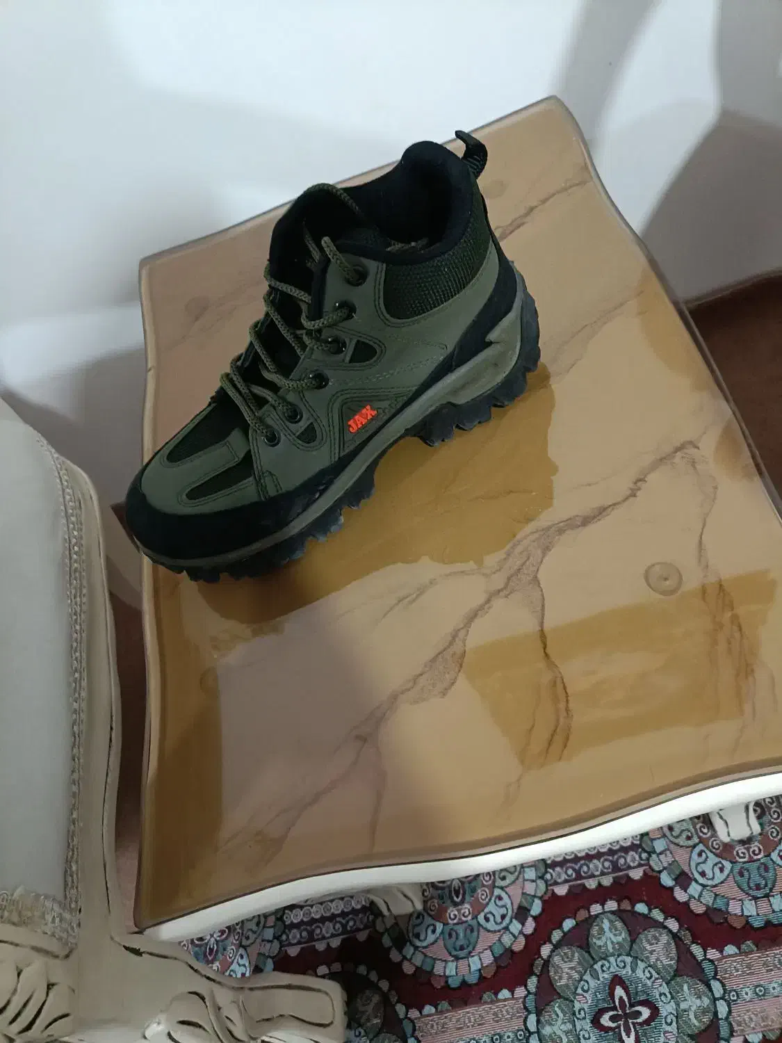 کفش ۳جفت|کیف، کفش، کمربند|خوی, |دیوار