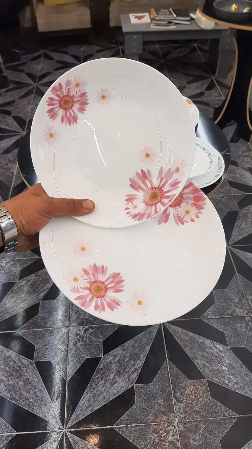 دنیای آرکوپال|ظروف سرو و پذیرایی|سنندج, |دیوار