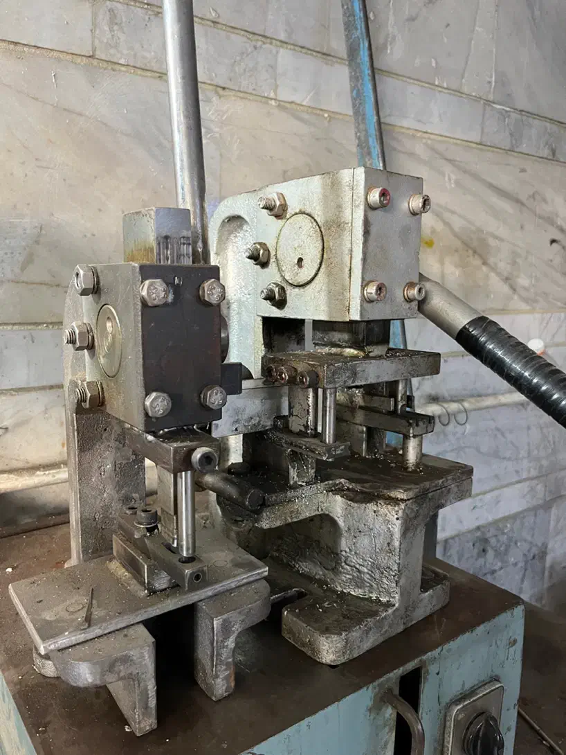 پانچ درب وپنجره الومینیوم مخصوص|ابزارآلات|لنجان, |دیوار