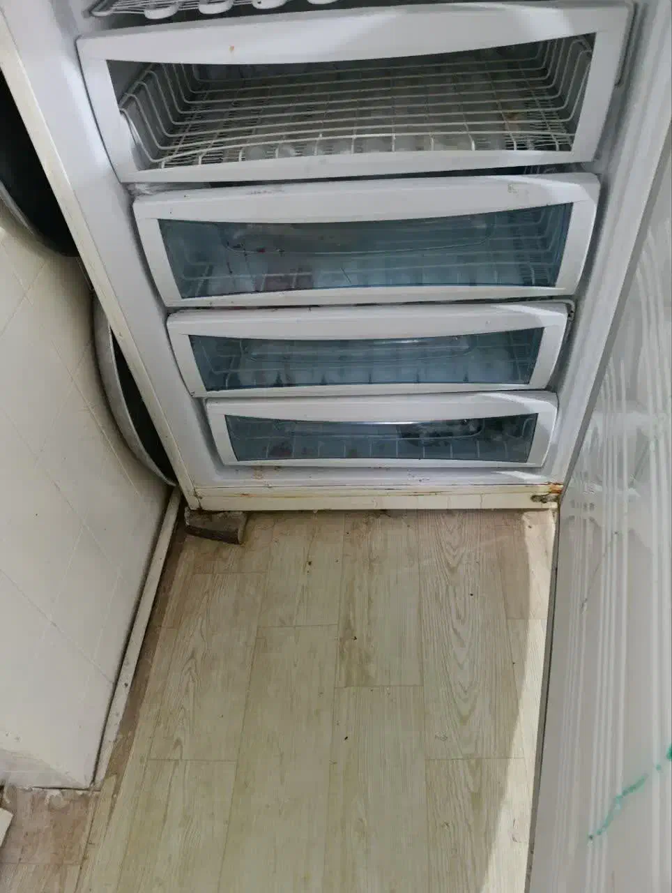 یخچال فریزر، آبگرمکن، میز نهارخوری|یخچال و فریزر|شاهینشهر, شهرک سایت|دیوار