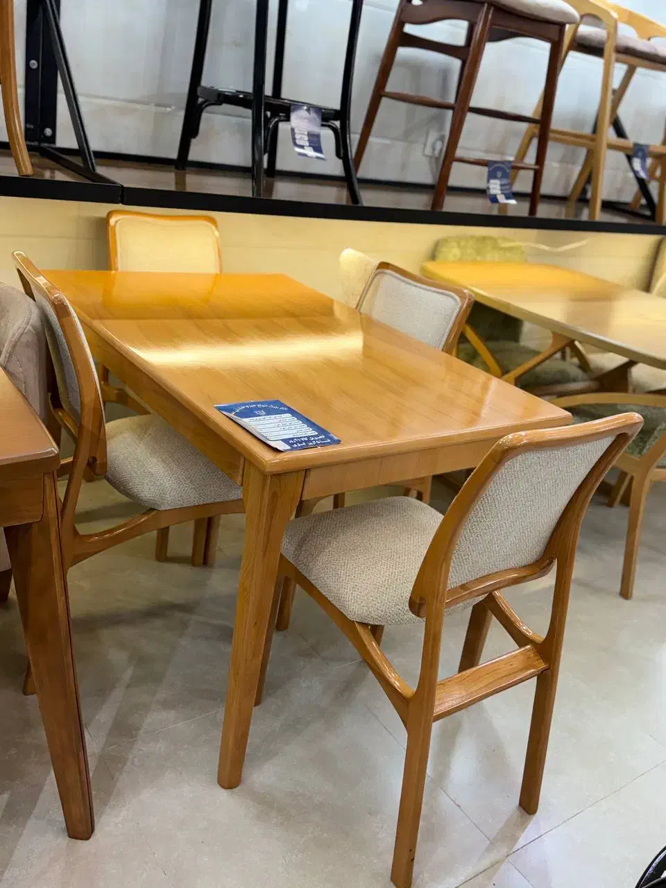 ناهار خوری پرهام|میز و صندلی غذاخوری|یزد, |دیوار