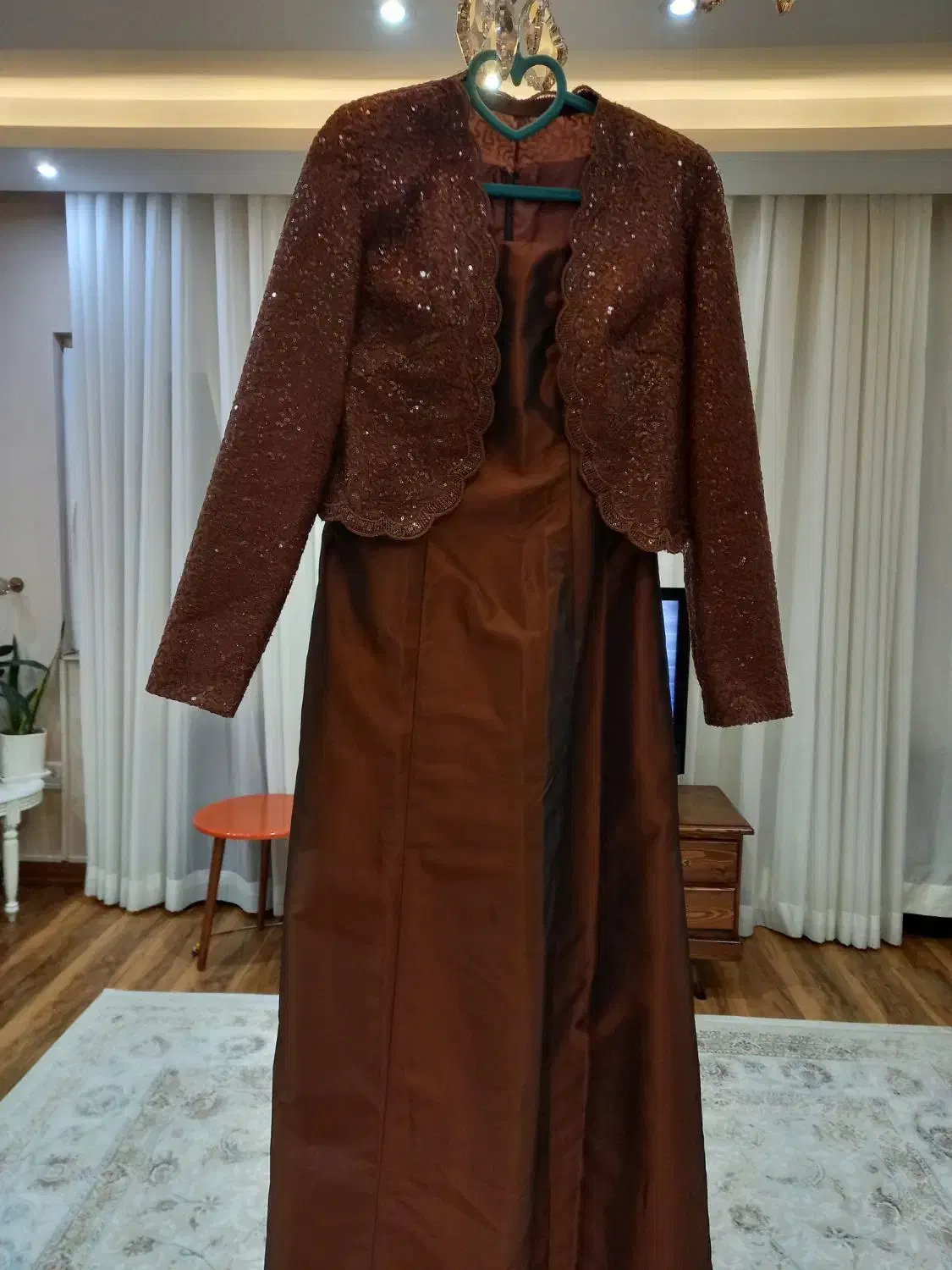 لباس مجلسی|لباس|رشت, کوی مهر|دیوار