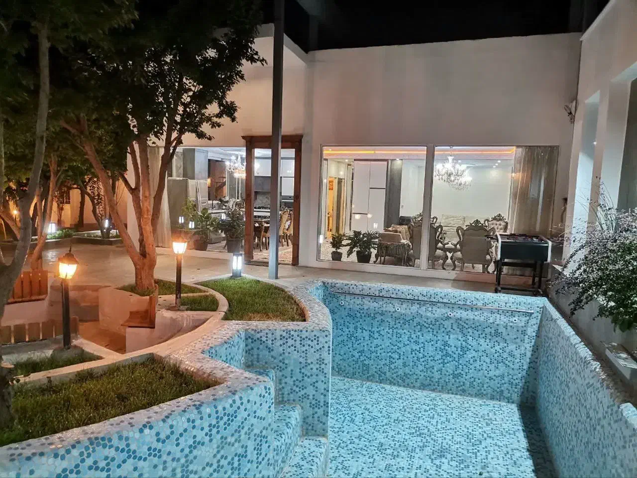 باغ ویلا ۵۶۰ متری با بنا/استخر دار/مبله/تاپ لوکیشن|فروش خانه و ویلا|شهریار, ابراهیم‌آباد|دیوار