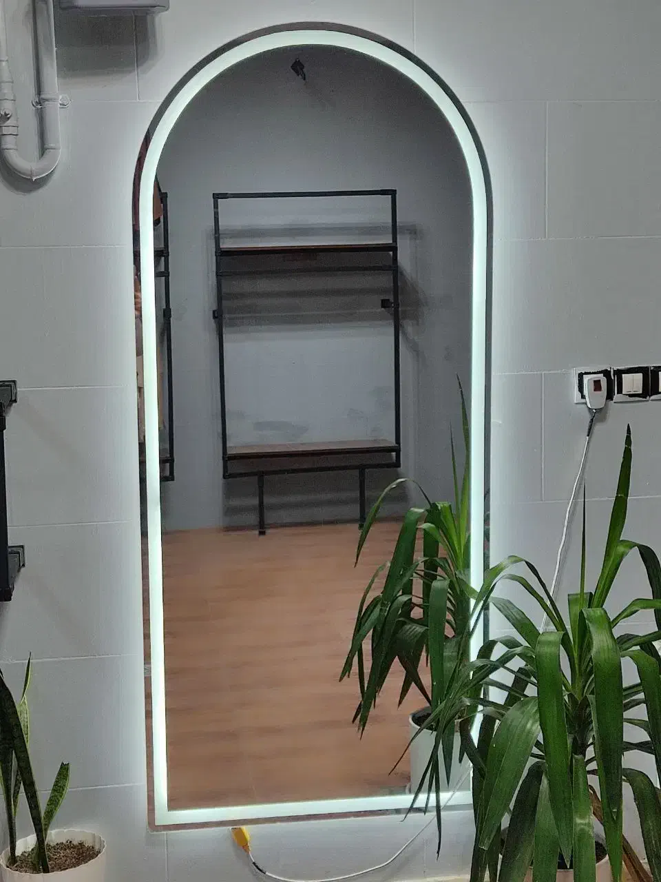 ایبنه|آرایشگاه و سالنهای زیبایی|شیروان (خراسان), |دیوار