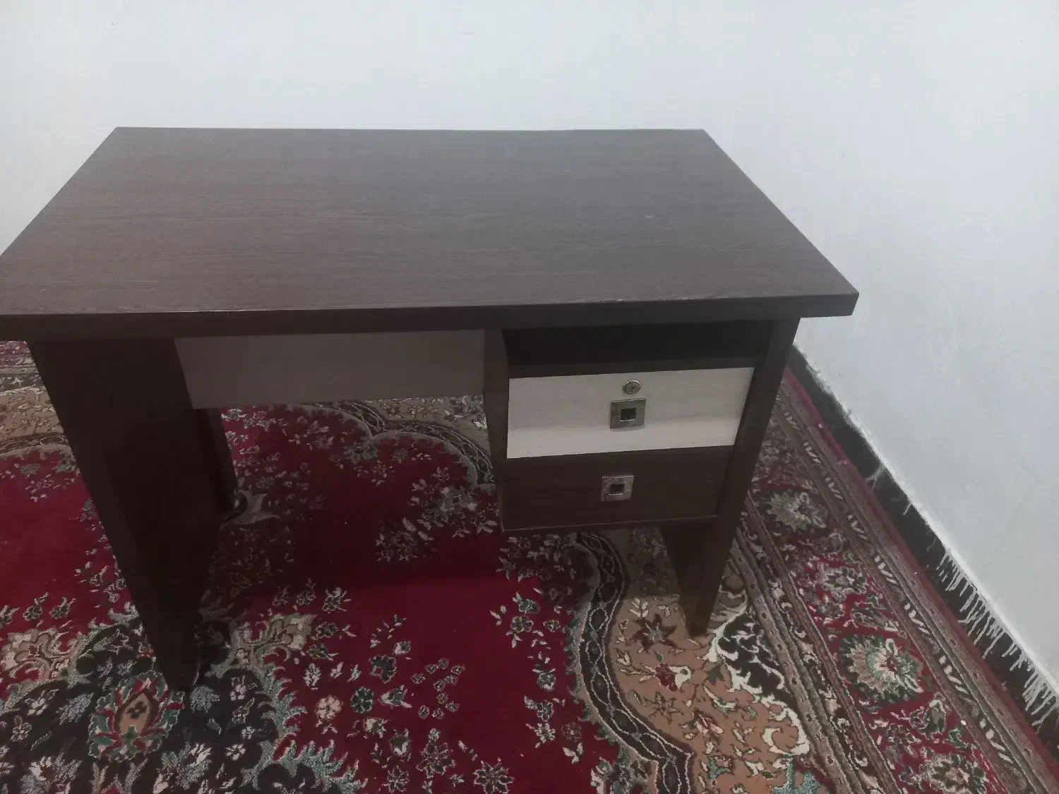 میز کامپیوتر سالم و تمیز|میز تحریر و کامپیوتر|جیرفت, |دیوار