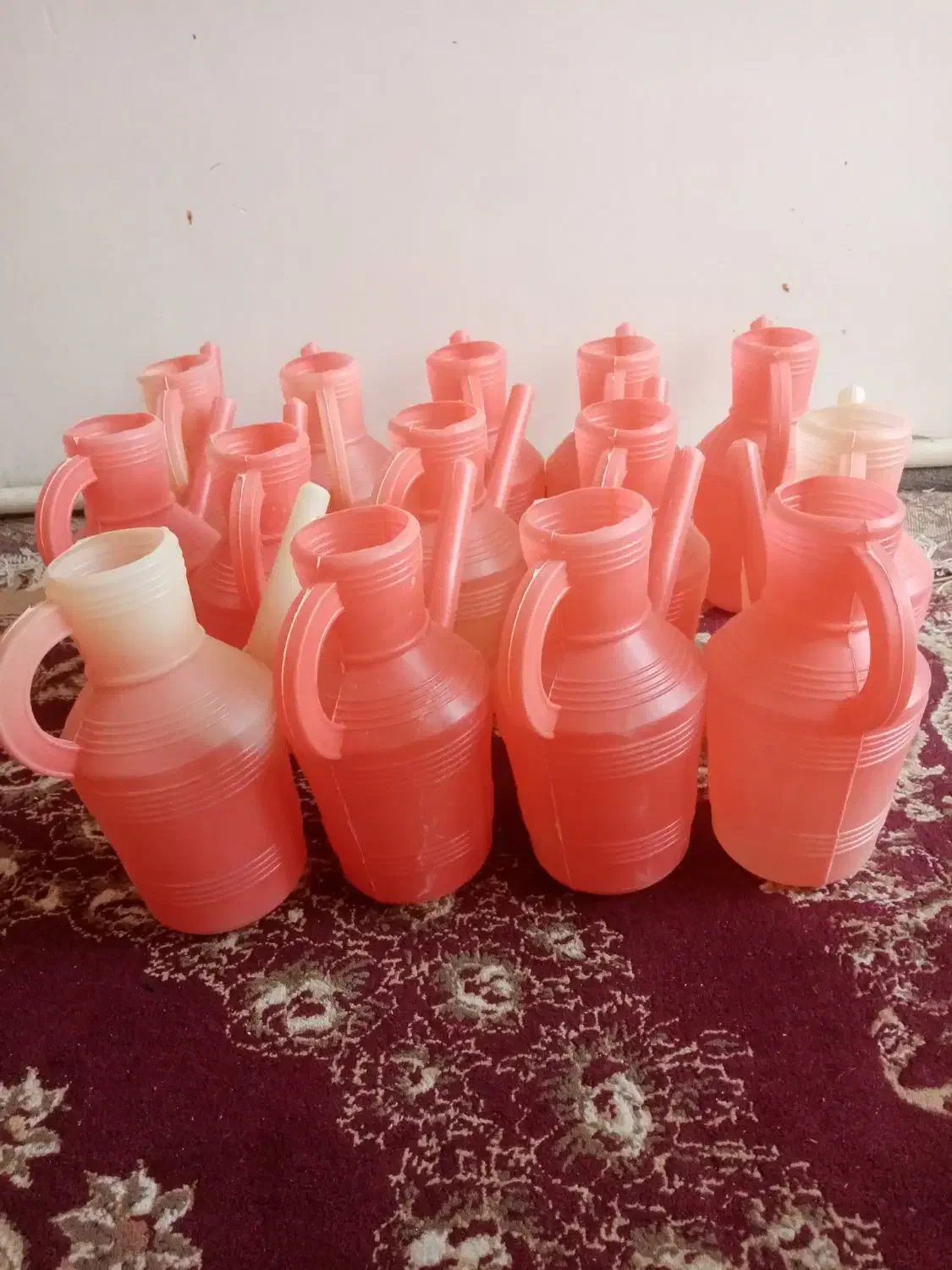 آفتابه کوچک|لوازم نظافت|خوی, |دیوار