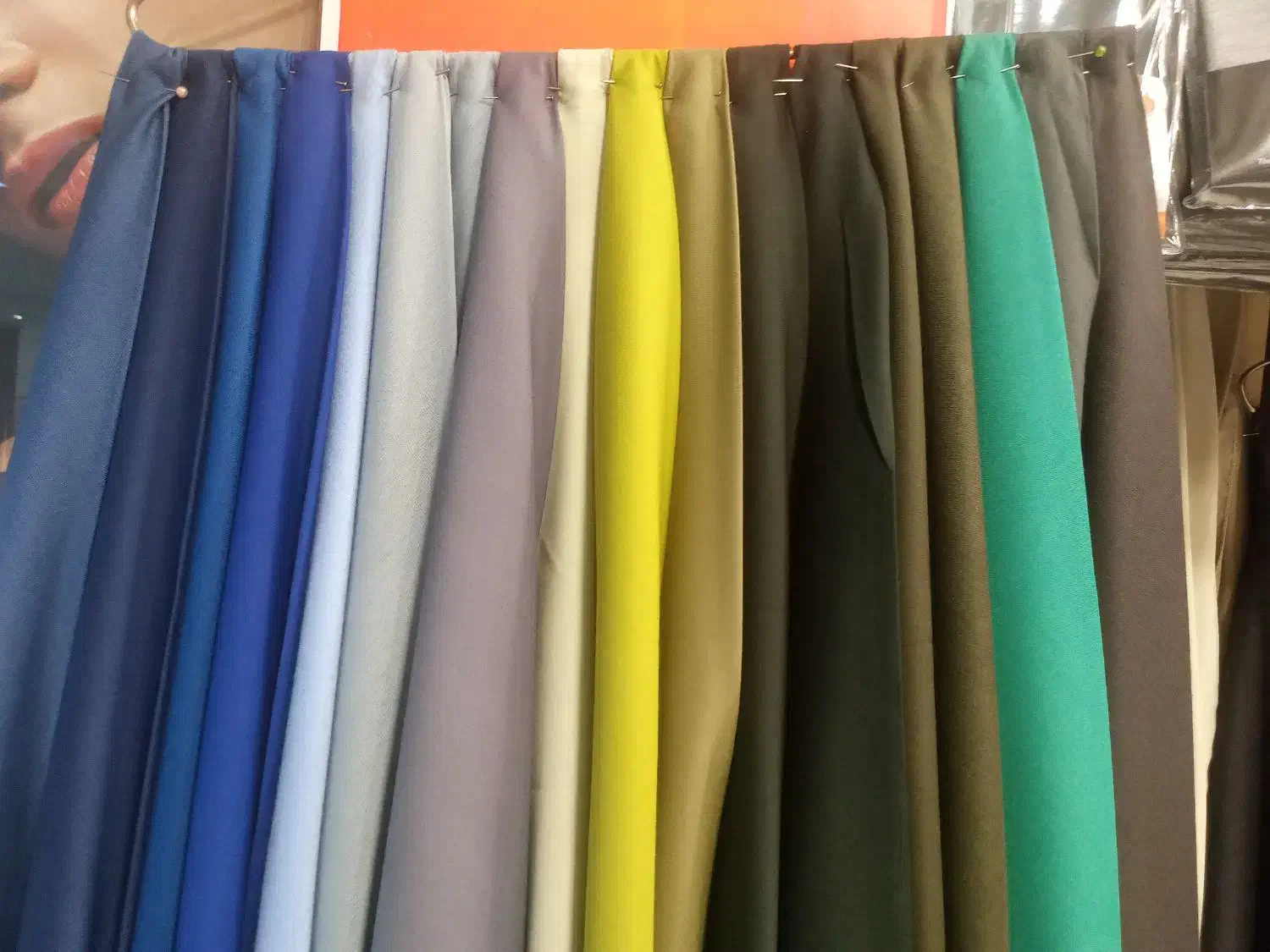 مغنعه نخی برجردوکرپ هرکدام ۳۵رنگ نخی۱متر۸رنگ|لباس|تبریز, |دیوار