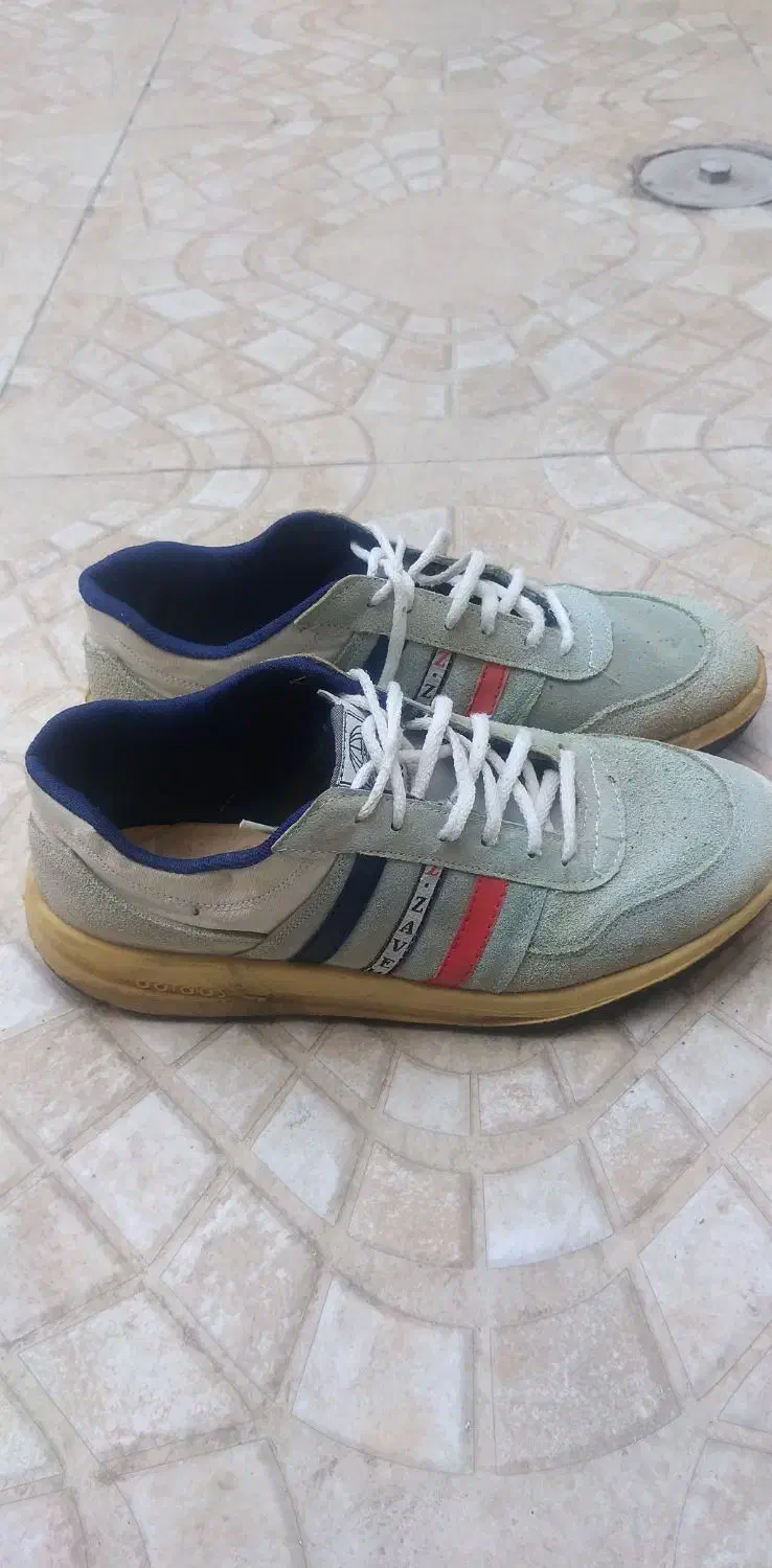 کفش کتونی|کیف، کفش، کمربند|گنبد کاووس, |دیوار