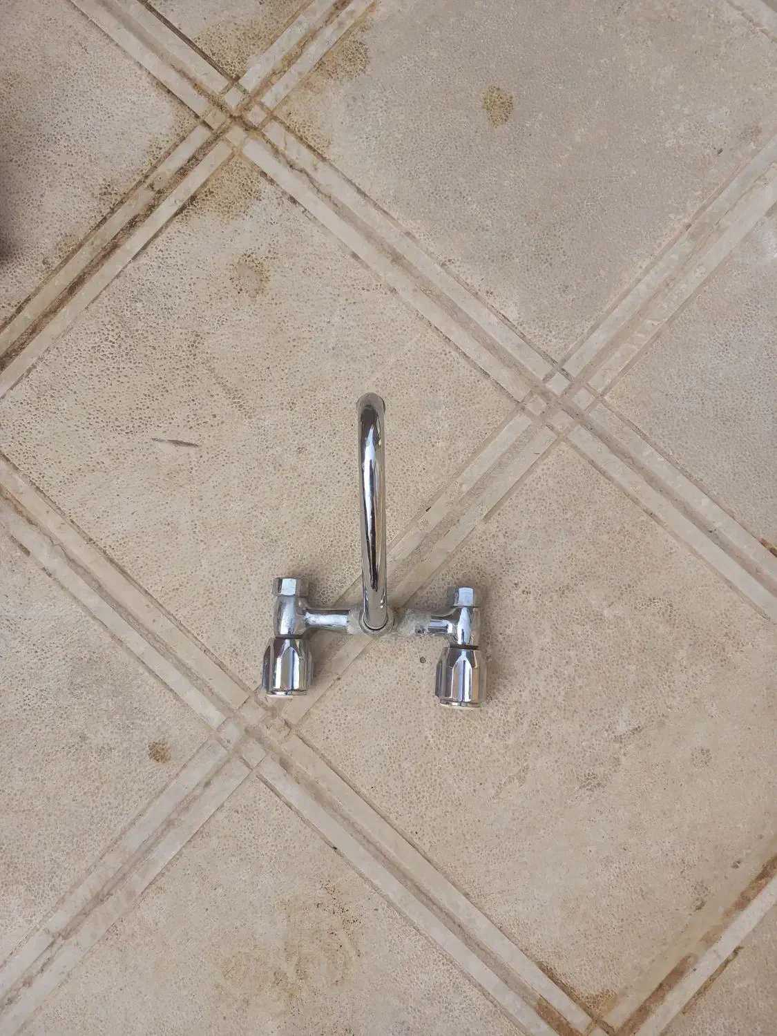 سه عدد شیر یکیش اهرمی دوتاش ساده فروخته می‌شود|مصالح و تجهیزات ساختمان|دلبران, |دیوار