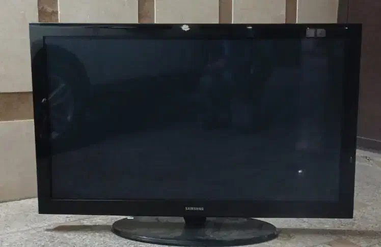 تلویزیون ال سی دی ۵۰ اینچ|تلویزیون و پروژکتور|ری, فیروزآبادی|دیوار