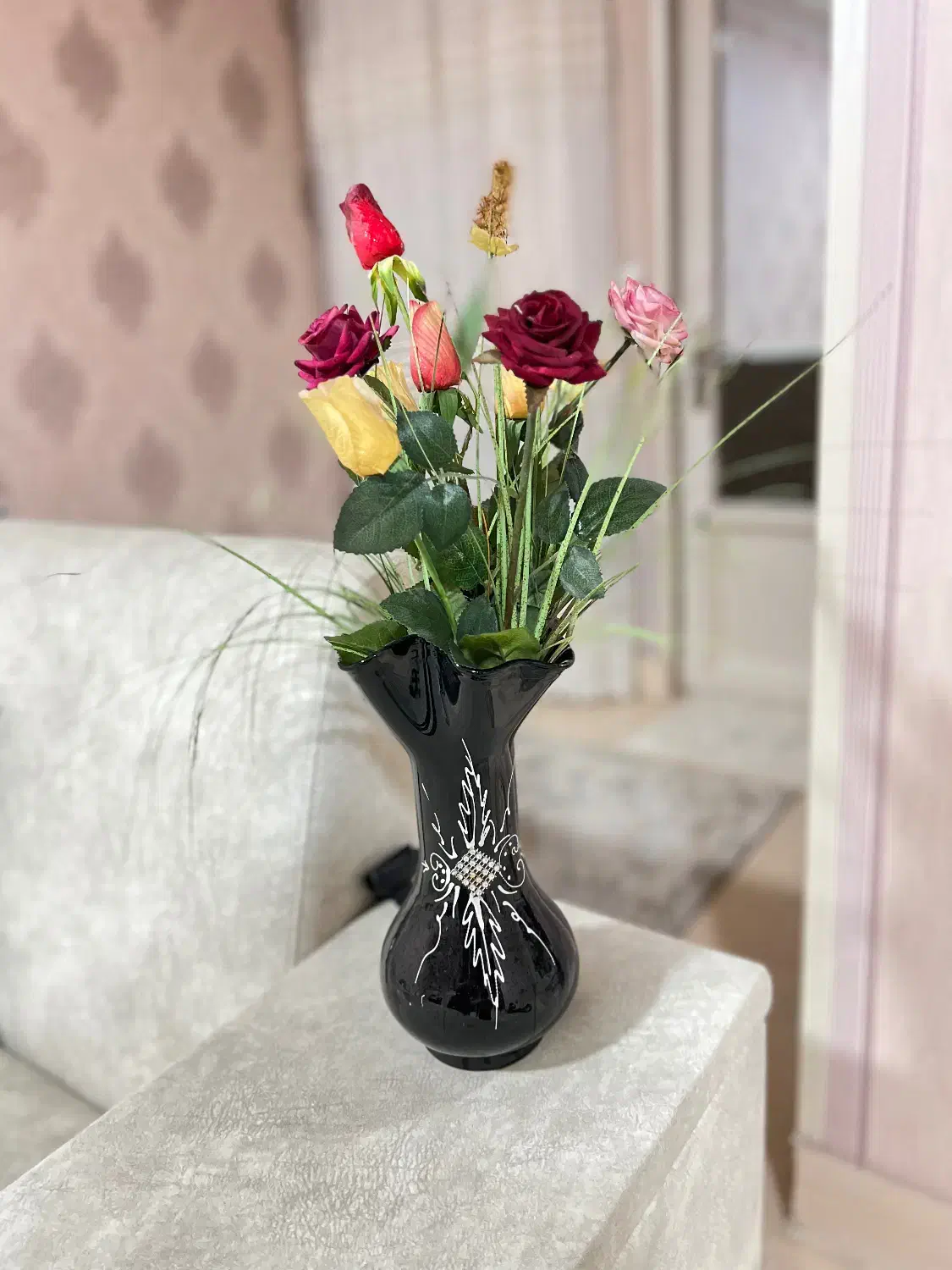 گلدان با گل|گل مصنوعی|گنبد کاووس, |دیوار