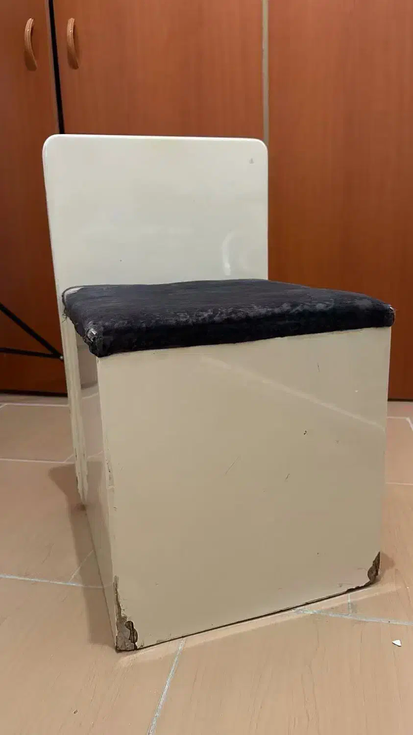 فروش صندلی سفید مینی مال شیک مناسب میز آرایش منزل|صندلی و نیمکت|قشم, |دیوار
